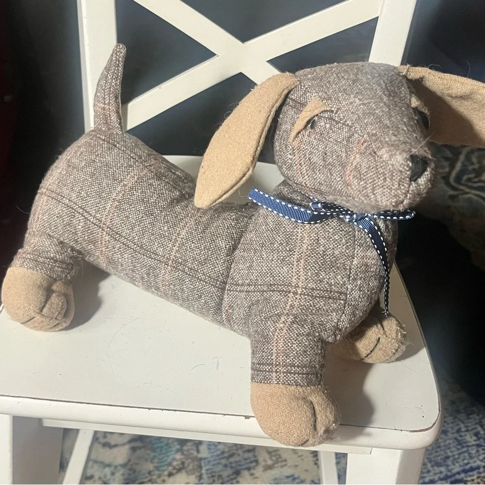 Dachshund pedigree dog doorstop.